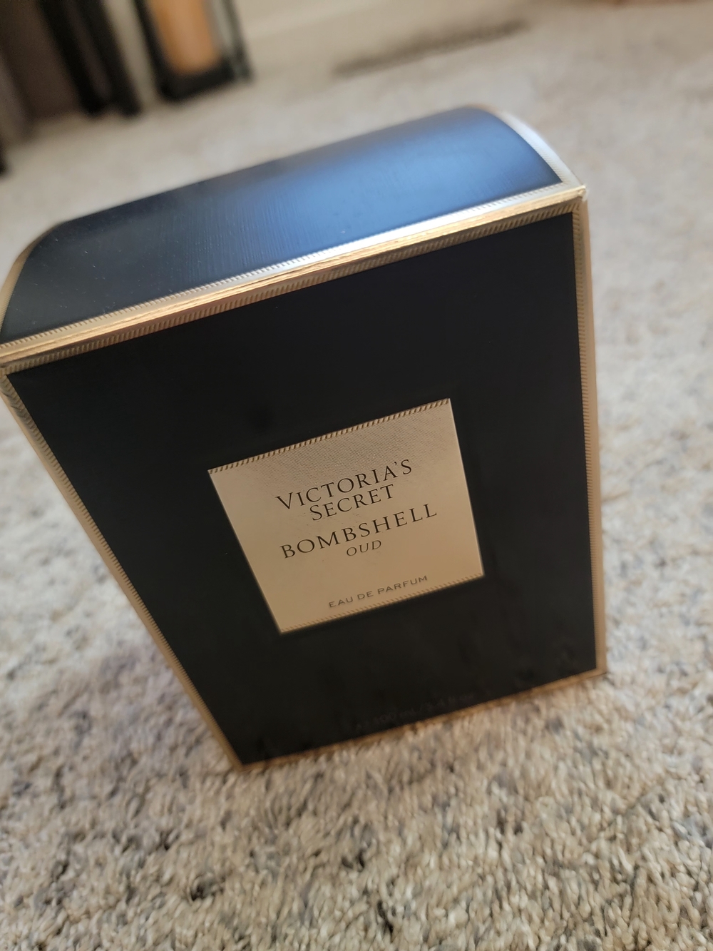 Victoria's Secret Bombshell Oud Eau de Parfum - Black/Gold 3.4 FL Oz NEW!